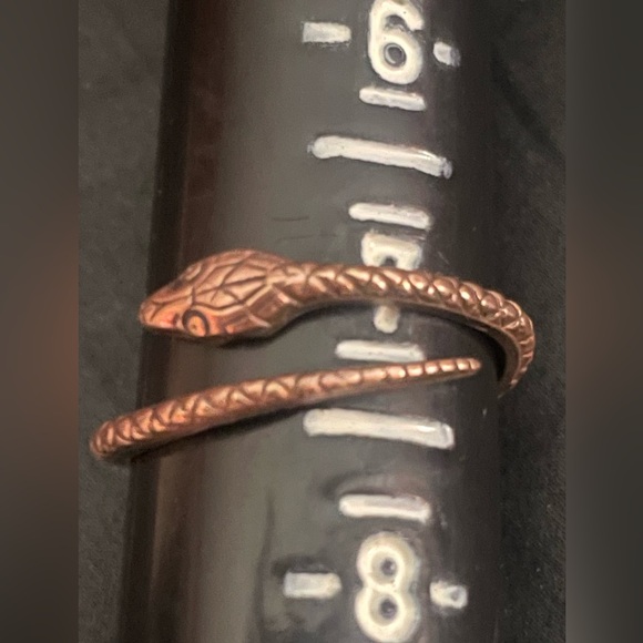 Very detailed solid copper snake ring and snake pattern earrings - Picture 3 of 11